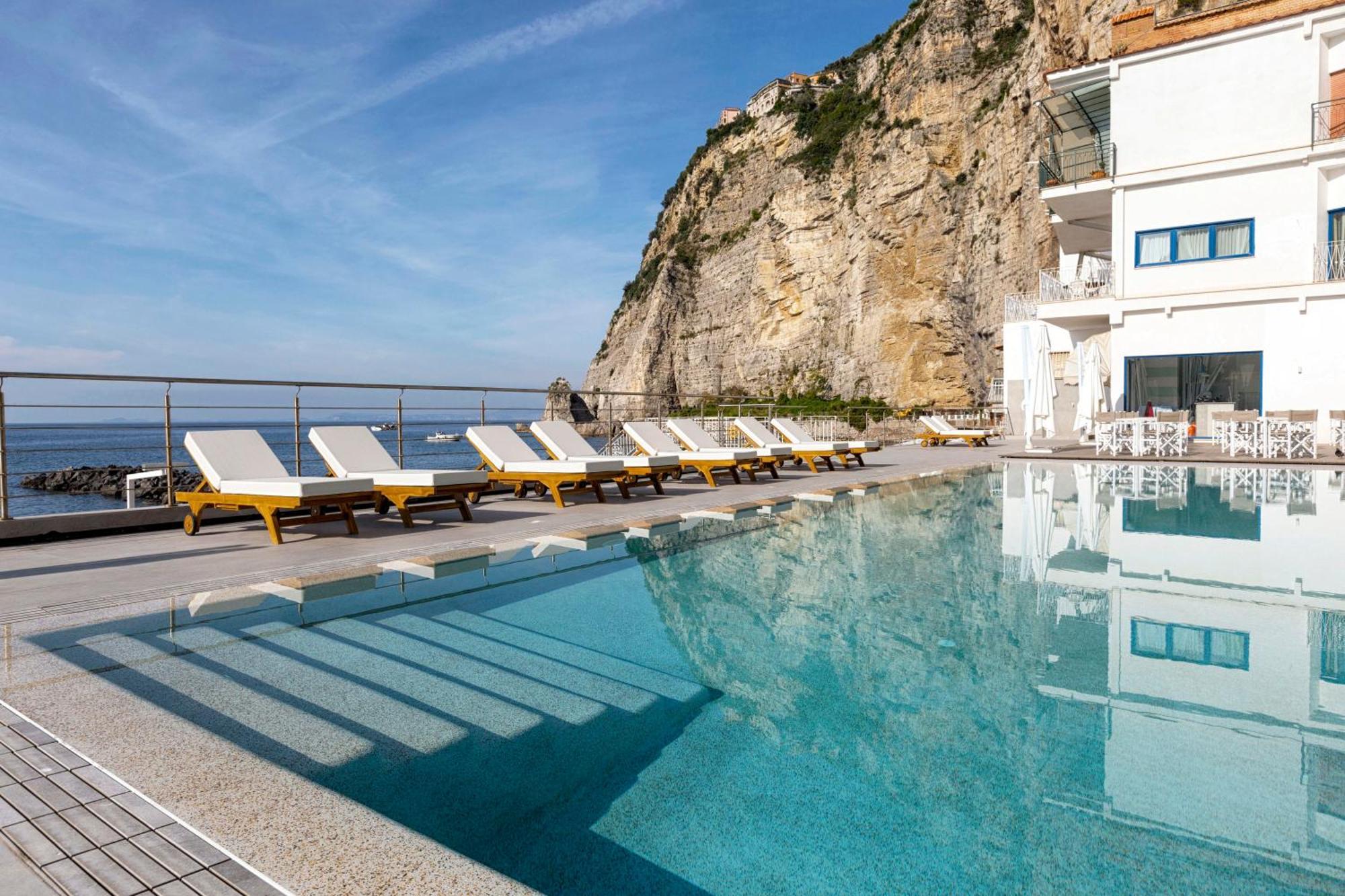 Alimuri Bay Resort Meta Kültér fotó